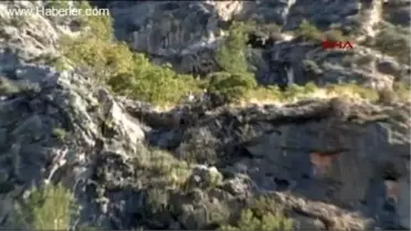 Kayalıklarda Mahsur Kalan Keçiyi İtfaiye Kurtardı