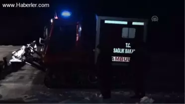 Kapalı köy yolu aşılarak hamile kadın kurtarıldı -
