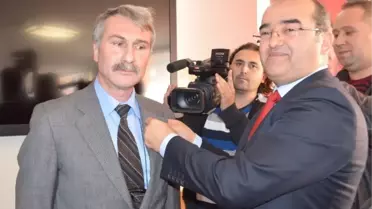Söke AK Parti'de Mehmet Ali Oklay'a Rozet