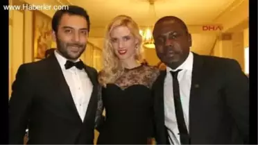 Wilma Elles 'Cinema For Peace'de İlgi Odağı Oldu
