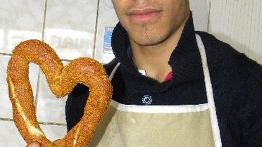 Özel Haber) Sevgililer Gününe Özel Kalpli Simit