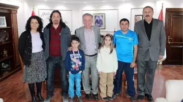 Milli Satranççılardan Başkan Koçal'a Ziyaret