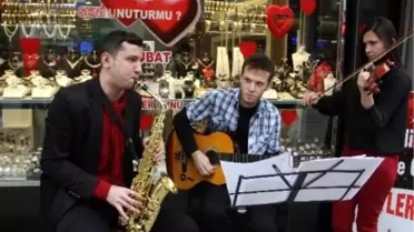 Kuyumcuda Canlı Müzik