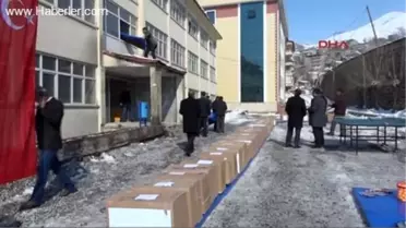 İstanbul Büyükşehir Belediyesi'nden Hakkari'ye 2 Tır Spor Malzemesi