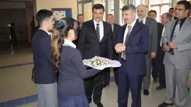 Bayburt'ta Tablet Dağıtım Töreni