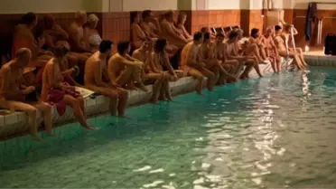 Danimarka'nın Ünlü Komedyeni Çıplaklara Stand-Up Yaptı