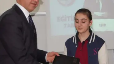 Bitlis'te Fatih Projesi Kapsamında Tablet Bilgisayarlar Dağıtıldı