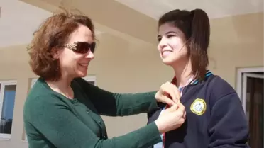 Iraz Düriye Duran Anadolu Lisesi, Şampiyon Öğrencisini Ödüllendirdi