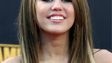 Miley Cyrus Yine Kapak Oldu