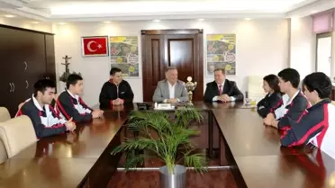 Bahçeşehirli Şampiyonlar Başkan Koçal'ı Ziyaret Etti