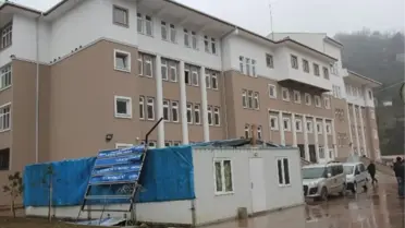 Parasını Alamayınca İnşa Ettiği Okula El Koydu