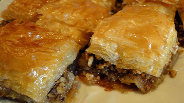 Antep Fıstığı Yerine Yer Fıstıklı ve Cevizli Baklava