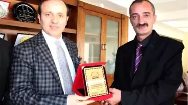 Borçkalılar`dan Başkan Küçükler`e Şükran Plaketi