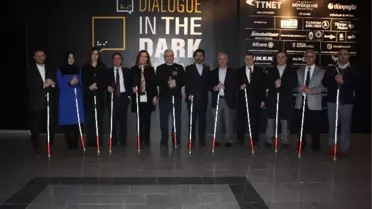 Karanlıkta Diyalog' Sergisi İstanbul'da