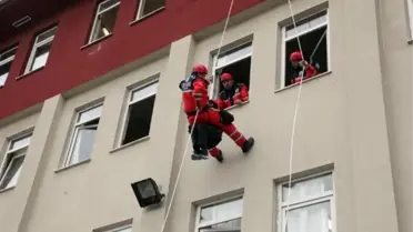 Esenler'de Lisedeki Deprem Tatbikatı Gerçeğini Aratmadı