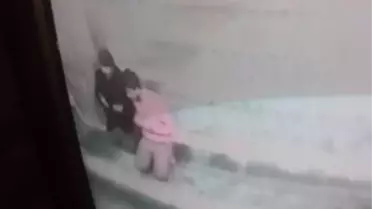 Kendisini 'Hızır Aleyhisselam' Olarak Tanıtan Dolandırıcı, Caminin Güvenlik Kamerasına Yakalanmış