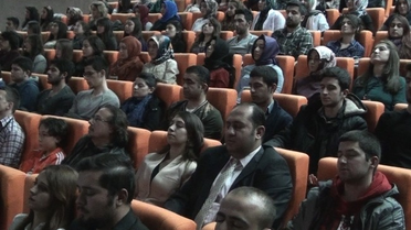 Ünlü Hipnozcu Adil Maviş Konferansa Katılanları Uyuttu
