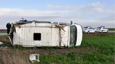 Edirne'de Servis Minibüsü Tarlaya Savruldu: 1 Ölü, 17 Yaralı