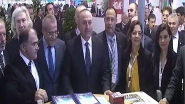 Çavuşoğlu Berlin Turizm Fuarı'nı Gezdi
