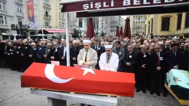 Usta Oyuncu Altan Günbay Son Yolculuğuna Uğurlandı