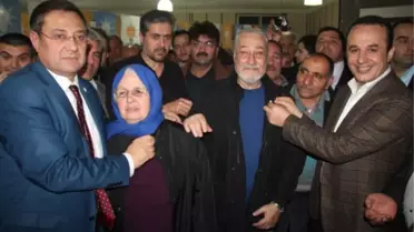 AK Parti Bayraklı'da Rozet Takma Törenine Yoğun İlgi