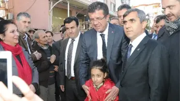Bakan Zeybekci 'Kerimoğlu Zeybeği' Oynayacak