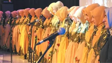 Erzurum'da Kadınlar Salona Sığmadı