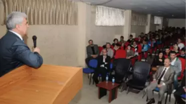 Geleceğin Üniversitelileri İçin Seminer Verildi