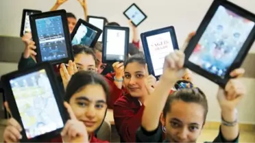 Isparta'da Öğrenci ve Öğretmenlere Tablet