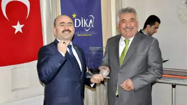DİKA'dan Başkan Sadak'a Plaket