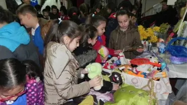Engelliler Kermesine Elbise Desteği