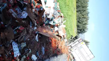 Muğla'da Domates Yüklü Tır Devrildi: 1 Yaralı