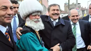 Bakan Eroğlu'nu Akşehir'de Nasreddin Hoca Karşıladı
