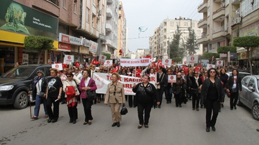İskenderun'da '8 Mart Büyük Kadın Buluşması' Yürüyüşü