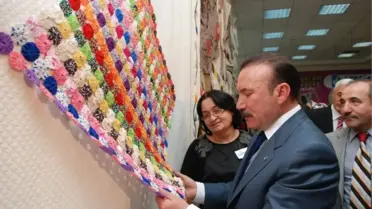 İzmek Kursiyerlerin Eserleri Göz Kamaştırdı