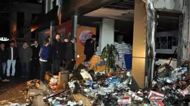 Başeğmez, Yakılan Seçim İrtibat Bürosunun Fotoğraflarını Paylaştı