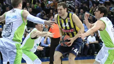 Fenerbahçe Ülker-Unicaja Malaga: 69-67