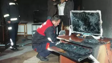Çıkan Yangında Ev Küle Döndü