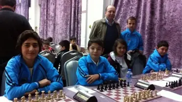 Kağıtspor, Şah Mat Yaptı