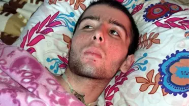 Özdemir Ailesi Bitkisel Hayattaki Çocuğu İçin Yardım Bekliyor