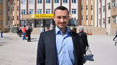 Öğrencilerle Yarışan Kaymakam da YGS'ye Girdi