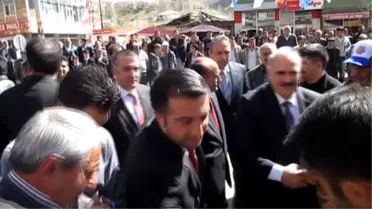 Şenkaya'da 5 Siyasi Parti Bir Günde Aynı Köyde Miting Yaptı
