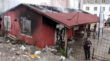 17 Yaşındaki Genç, Sobayı Tutuşturmak İsterken Yandı