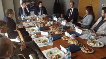 Mıchael Page, Finans Direktörleriyle İş Kahvaltısında Finans Gündemini Konuştu