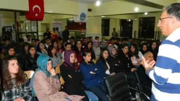 Tatvan KYK'da Öğrencilere Eğitim Semineri Verildi
