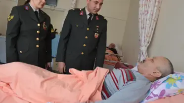 Ankara'da Jandarmadan Kanser Hastalarına Moral Ziyareti