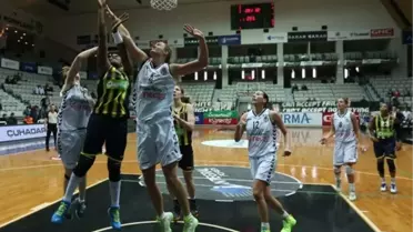 Beşiktaş Fenerbahçe'ye 51-70 Yenildi