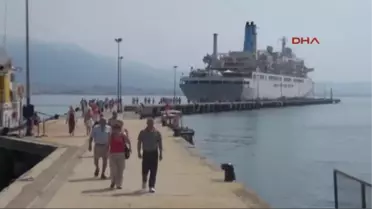Yılın İlk Yolcu Gemisi Alanya Limanı'na Yanaştı
