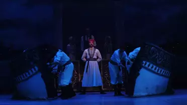 Antdob Bu Ay 16 Temsille Sahnede