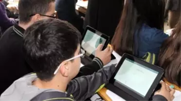 Patnos'ta 456 Tablet Bilgisayar Dağıtıldı